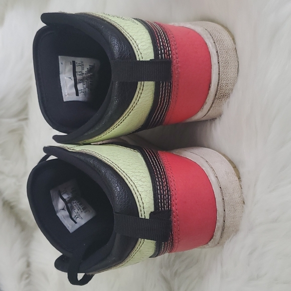 Nike Air Jordan Sneakers Shoes unisex leather size 2Y - Picture 4 of 8